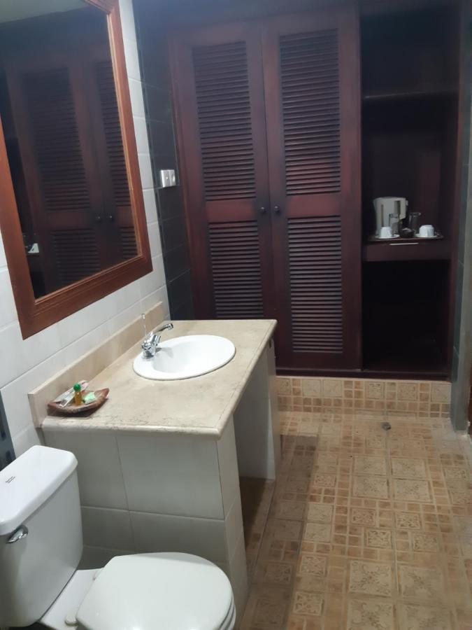 Hotel Zaitun Selaparang Lombok Kültér fotó